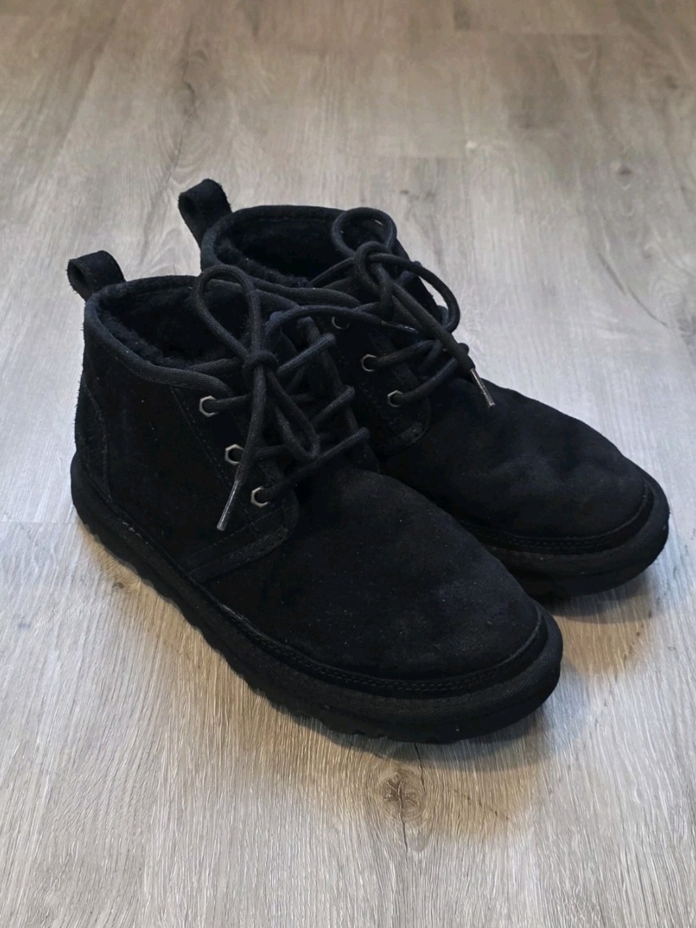 UGG Neumel Black Boot Size 7 Womens # 1094269 Lace Up Sheep Skin Suede Leather